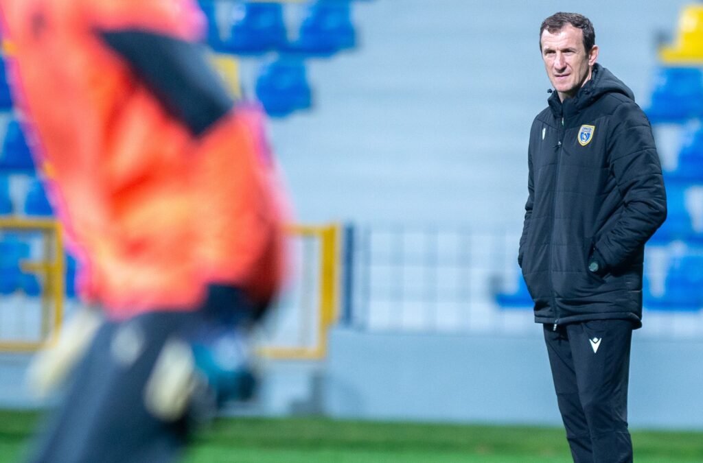 Al Taawoun Training_ Al Taawoun vs. Al Ittihad Live score_ Proleaguefootballsaudi.com